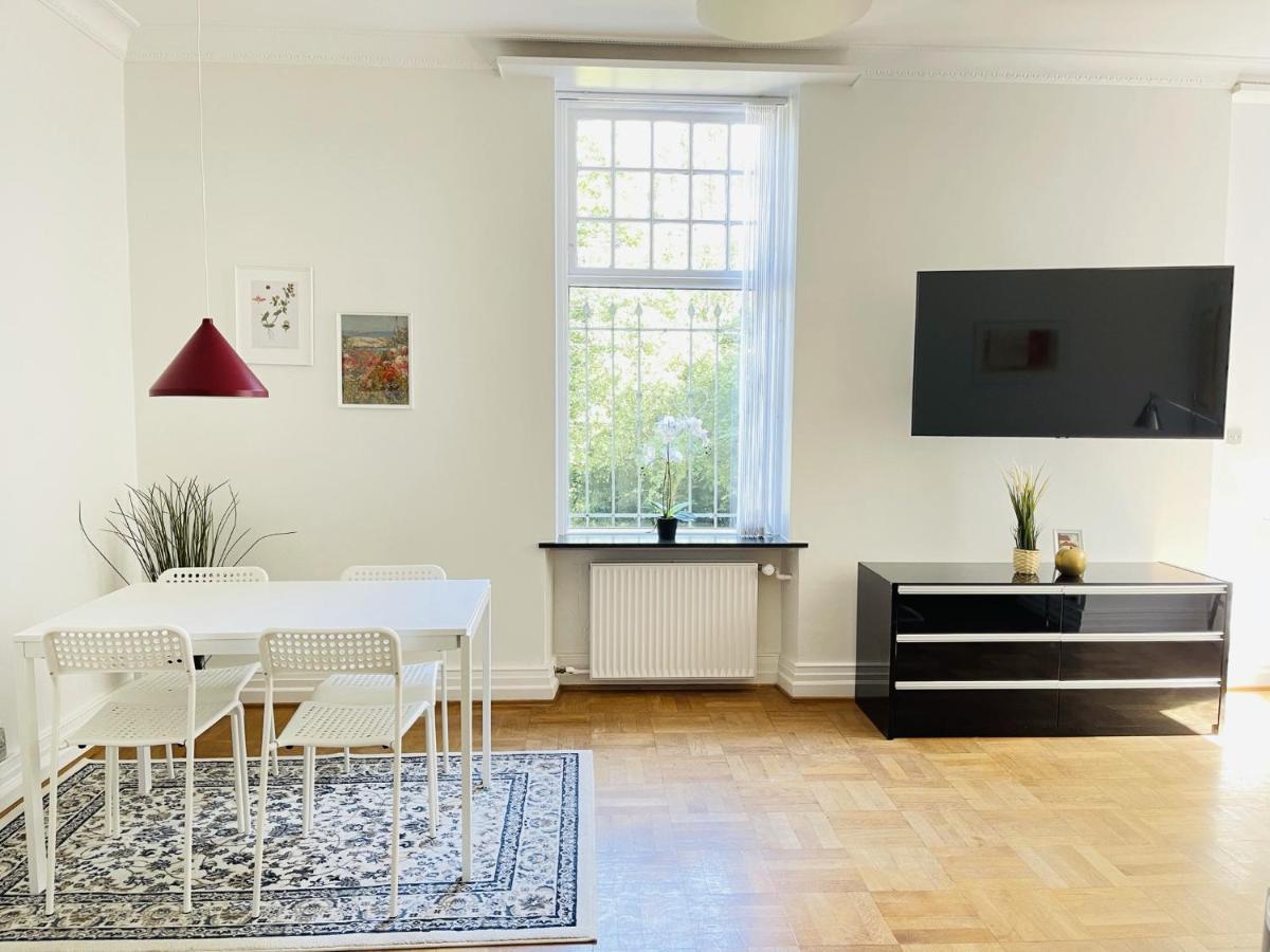 Aday - Aalborg Mansion - Open Bright Apartment With Garden Exteriör bild