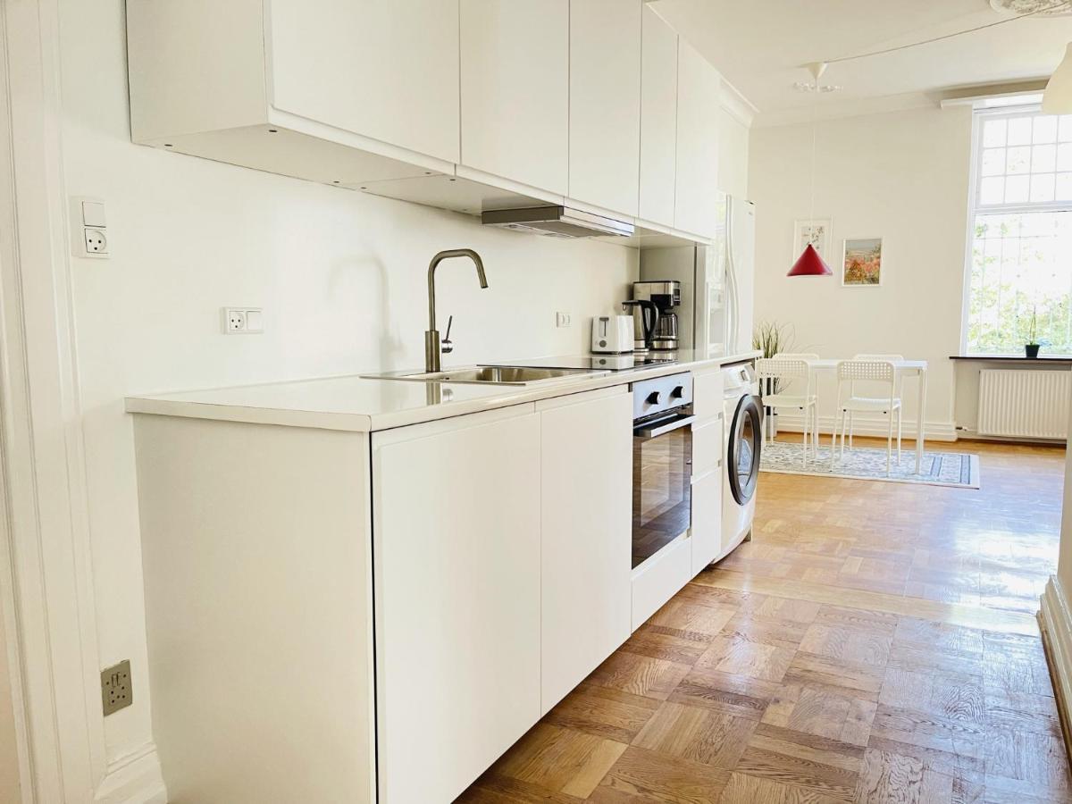 Aday - Aalborg Mansion - Open Bright Apartment With Garden Exteriör bild